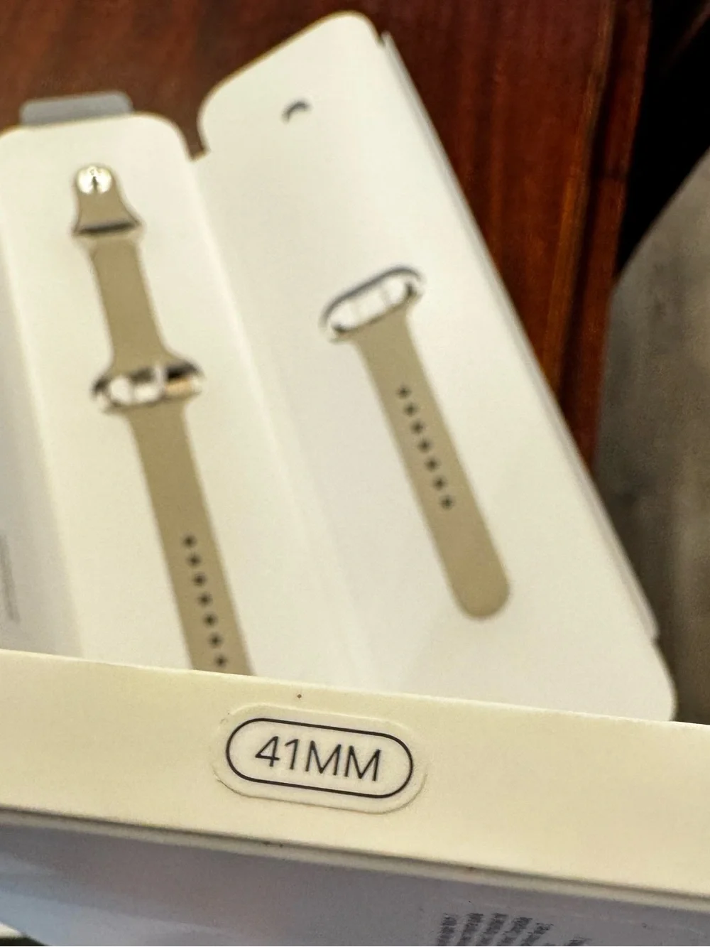 Authentic APPLE Sport Band Starlight 41 mm. BNIB
